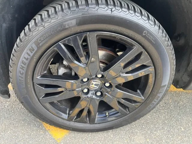 Certified Used 2020 Black Honda Black Edition image 9