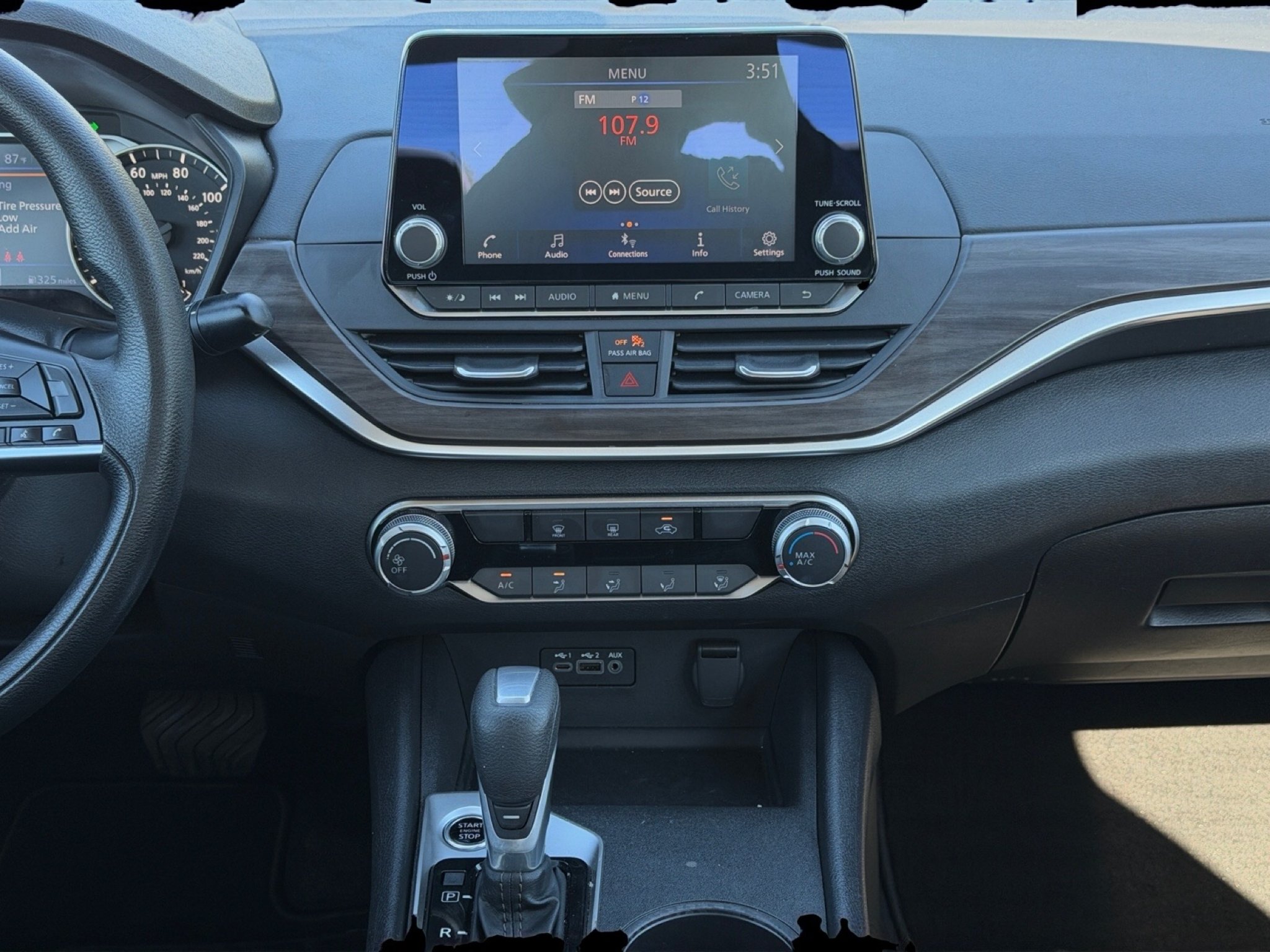 Used 2025 Super Black Nissan SV image 16