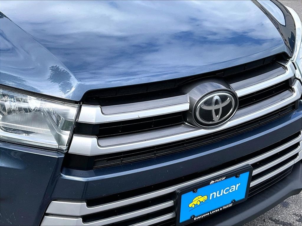 Used 2017 Shoreline Blue Pearl Toyota XLE image 33