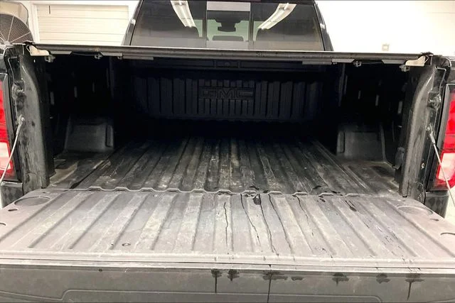 Used 2024 Onyx Black GMC Elevation image 33