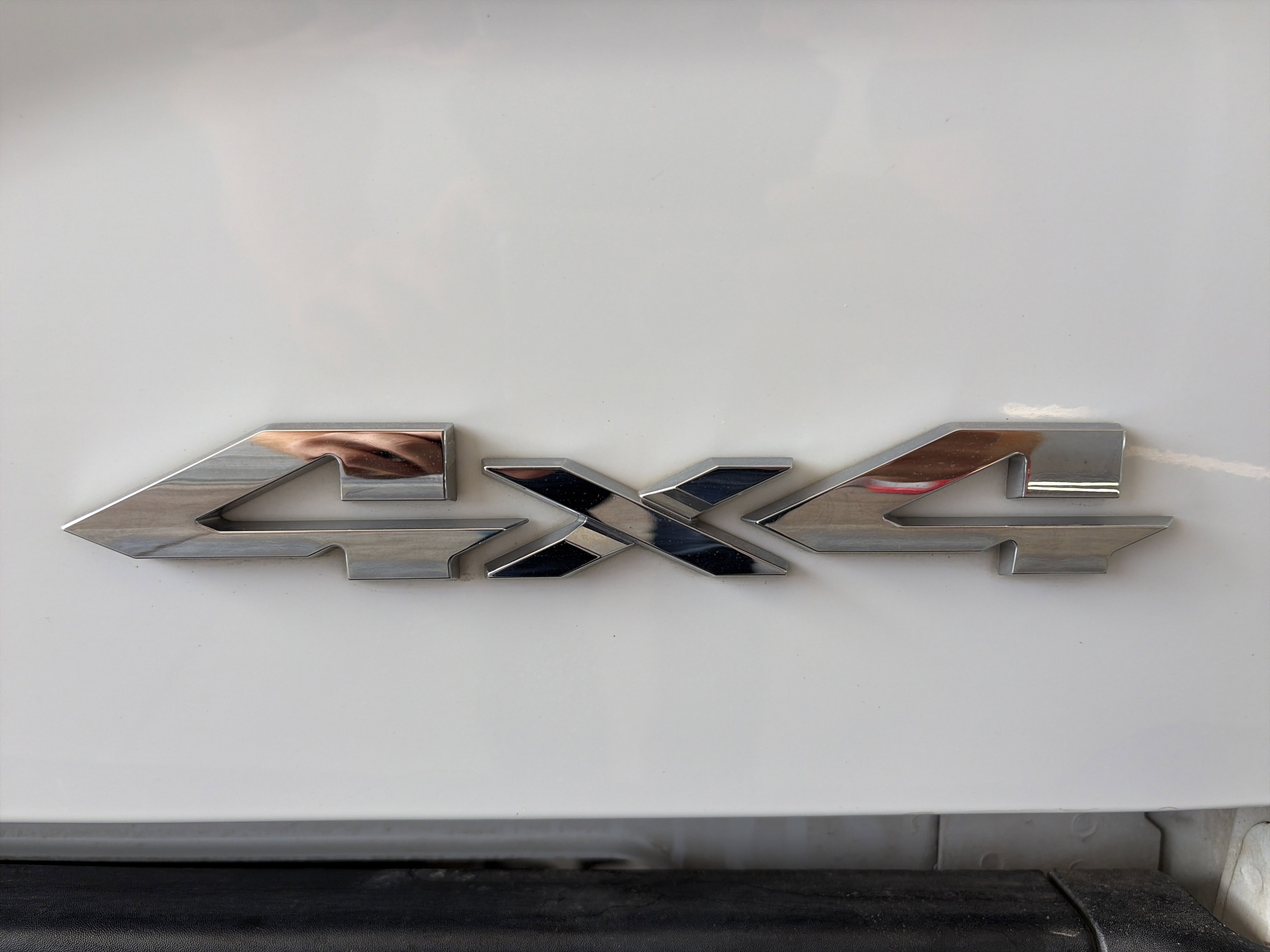 Used 2022 White Ram Laramie image 27