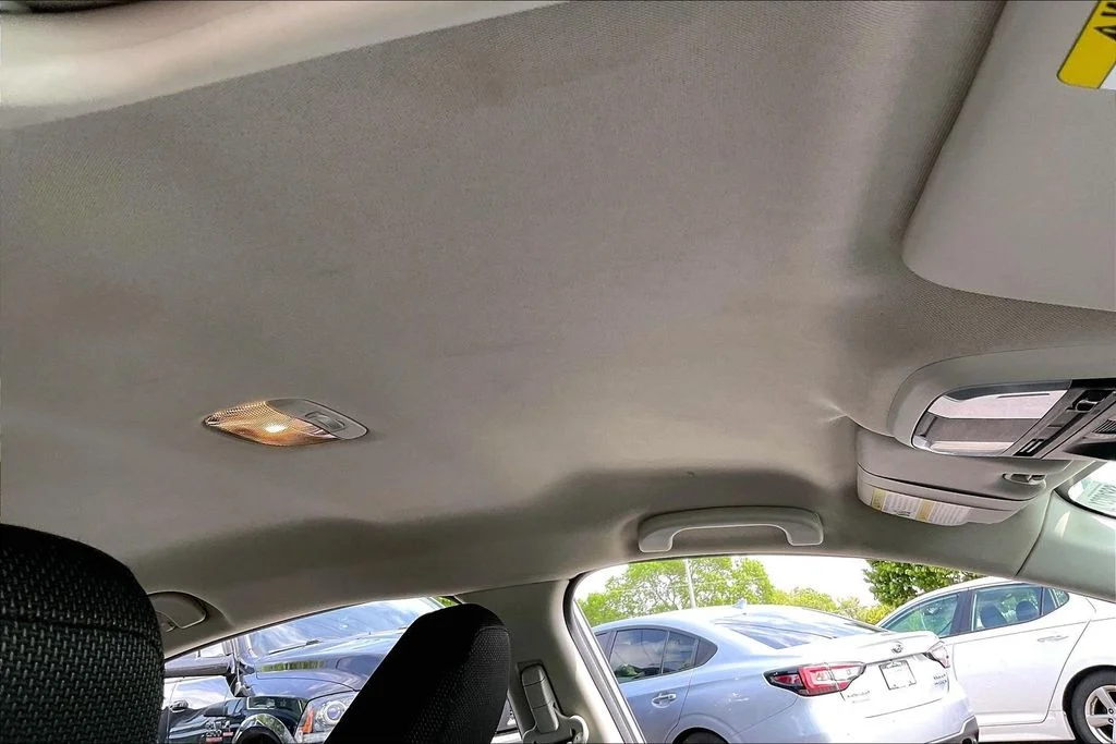 Used 2022 White Subaru Base image 24