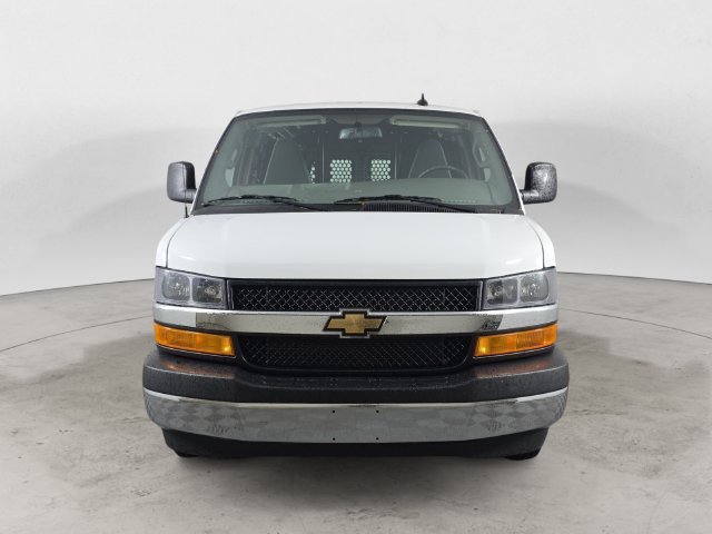 Used 2025 Summit White Chevrolet WT image 2