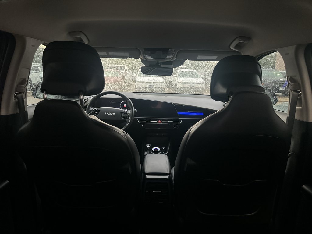 Used 2023 Cityscape Green Kia Wind image 29