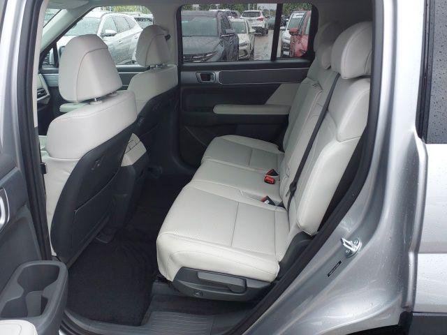 New 2026 Shimmering Silver Hyundai SEL image 9