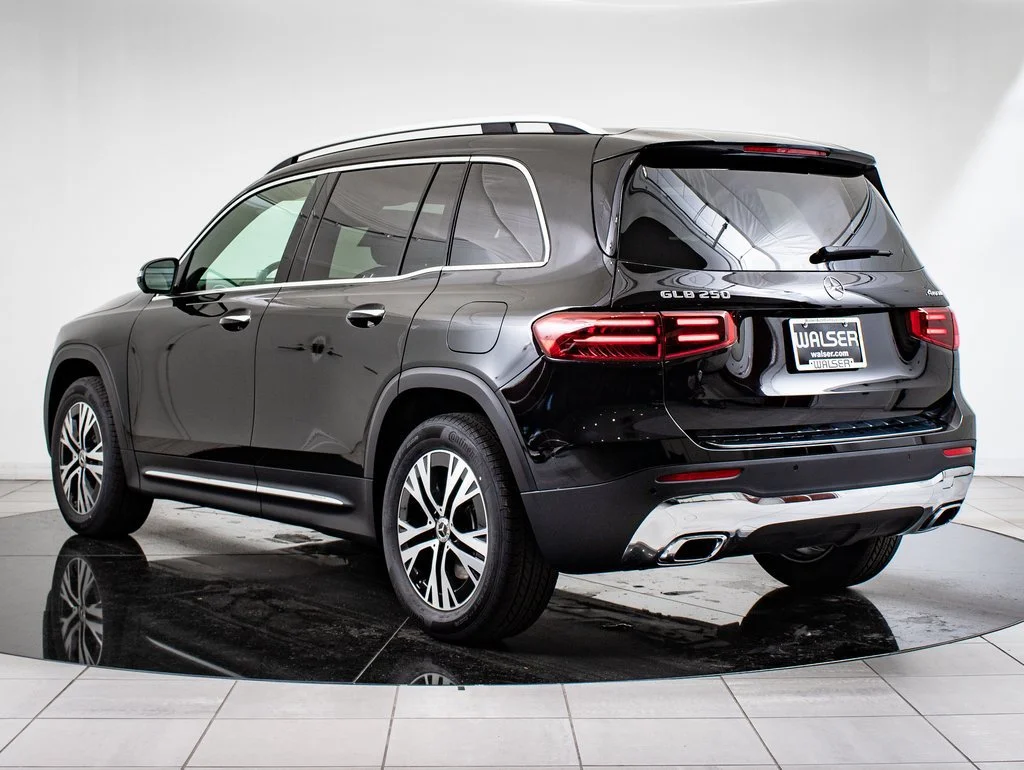 Used 2025 Night Black Mercedes-Benz GLB 250 image 6