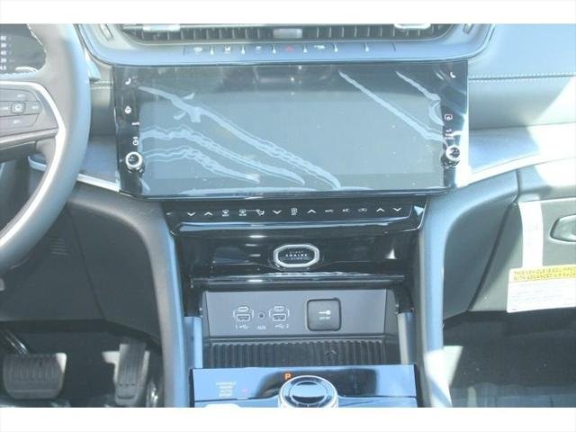 New 2026 Bright White Clear-Coat Exterior Paint Jeep Laredo image 14