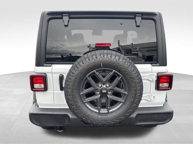 New 2026 Bright White Clear-Coat Exterior Paint Jeep Sport S image 6