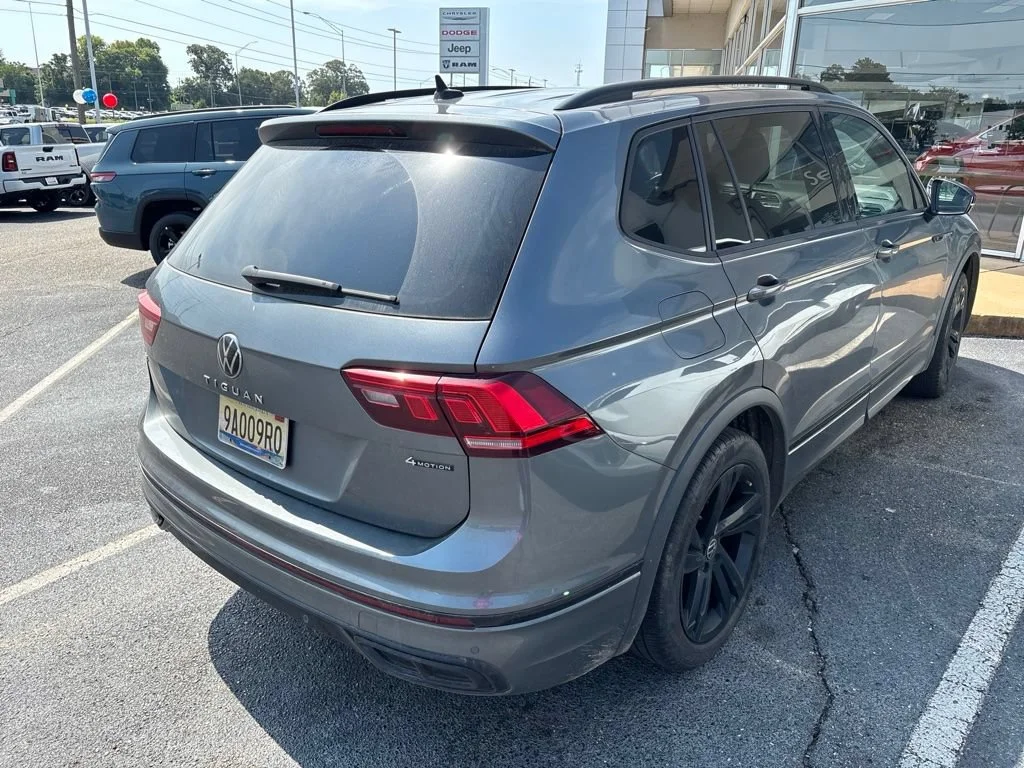Used 2024 Platinum Gray Metallic Volkswagen SE R-Line Black image 6