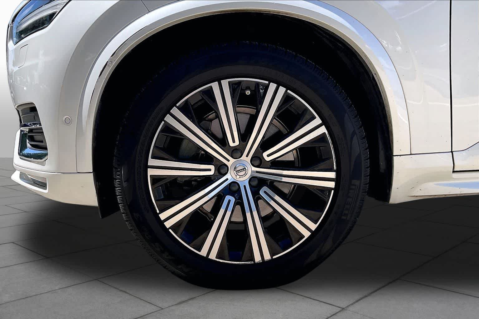 Used 2020 Crystal White Metallic Volvo Inscription image 10