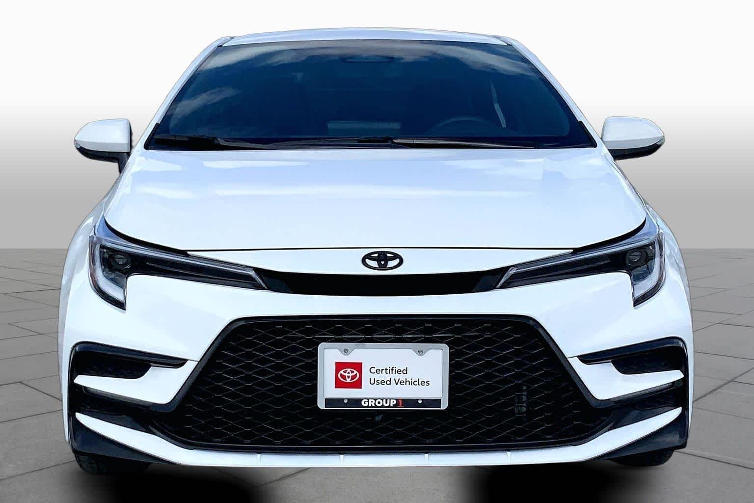 Used 2026 Ice Cap Toyota SE image 4