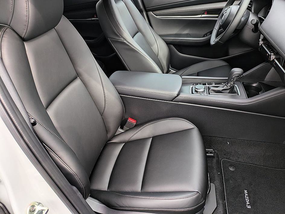 2026 Mazda Mazda3 Premium - Photo 30