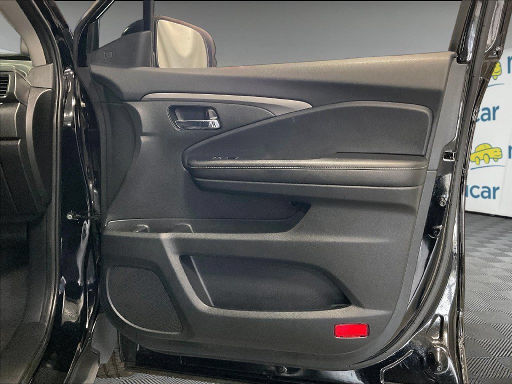 Used 2025 Black Honda RTL image 12