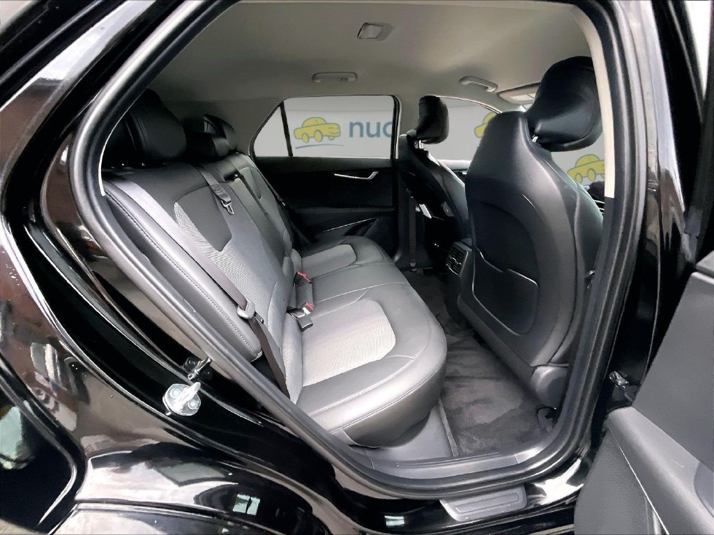 Used 2025 Black Kia Wind image 16