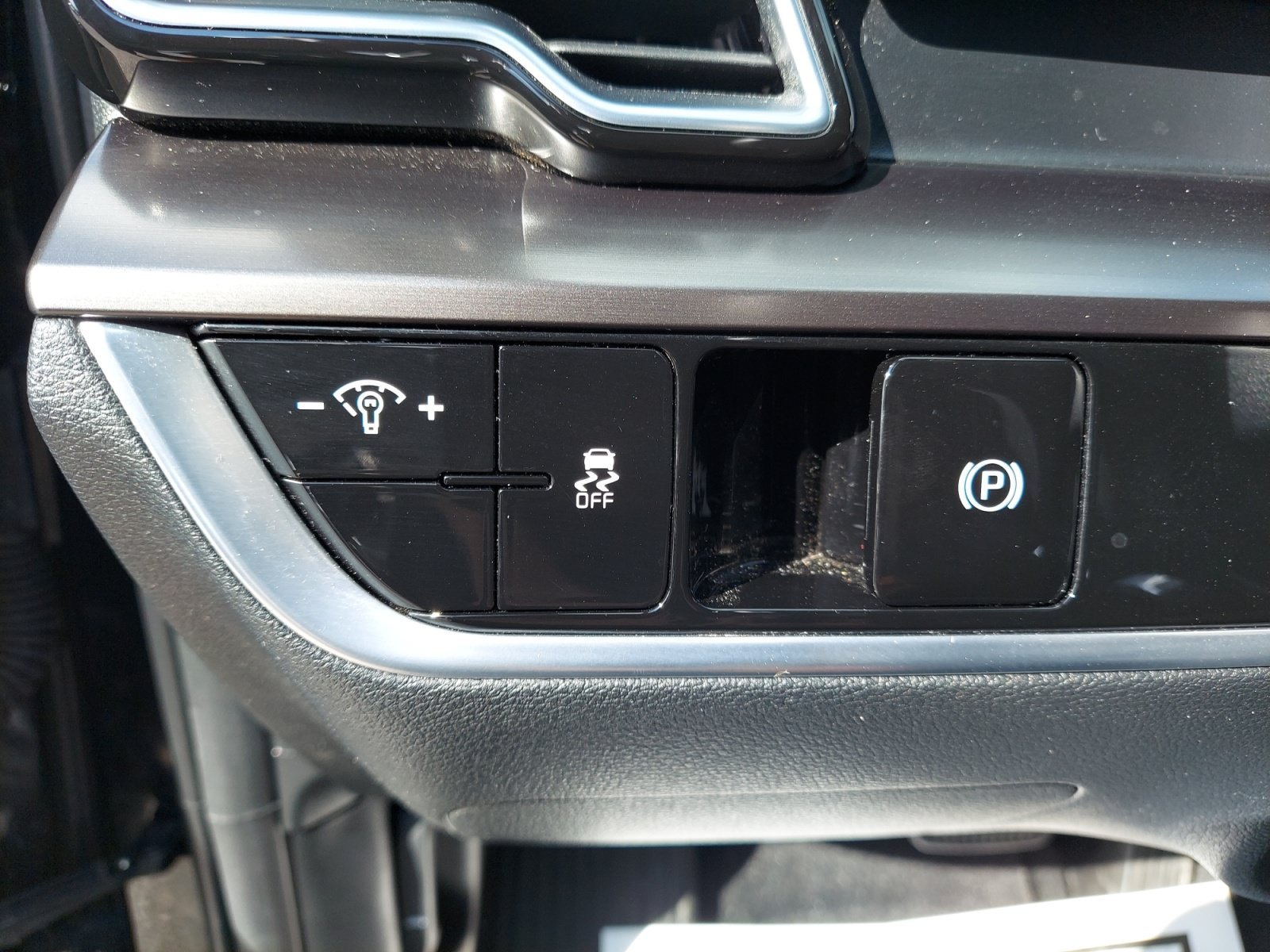 Used 2025 Ebony Black Kia EX image 27