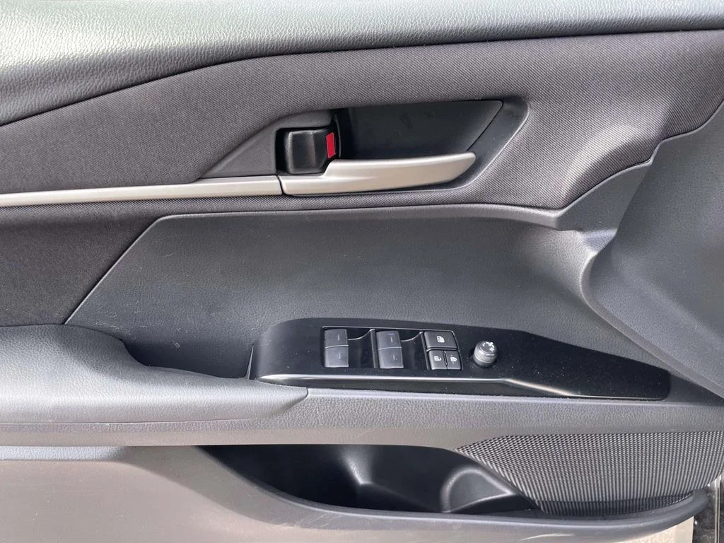 2025 Toyota Camry LE - Photo 16