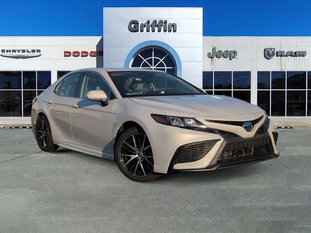 2024 Toyota Camry Hybrid SE