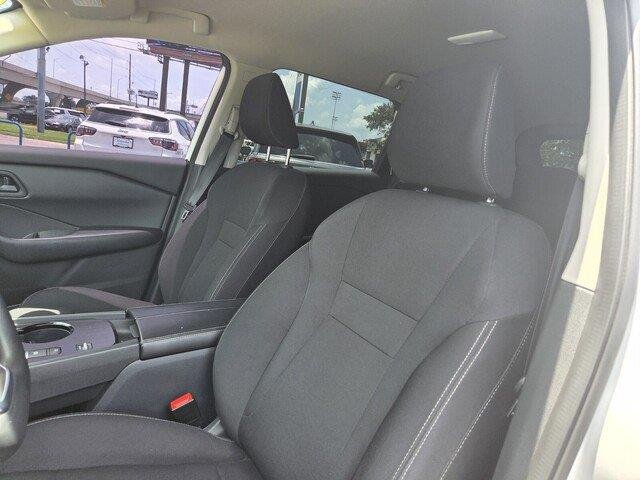 Used 2024 Glacier White Nissan S image 11