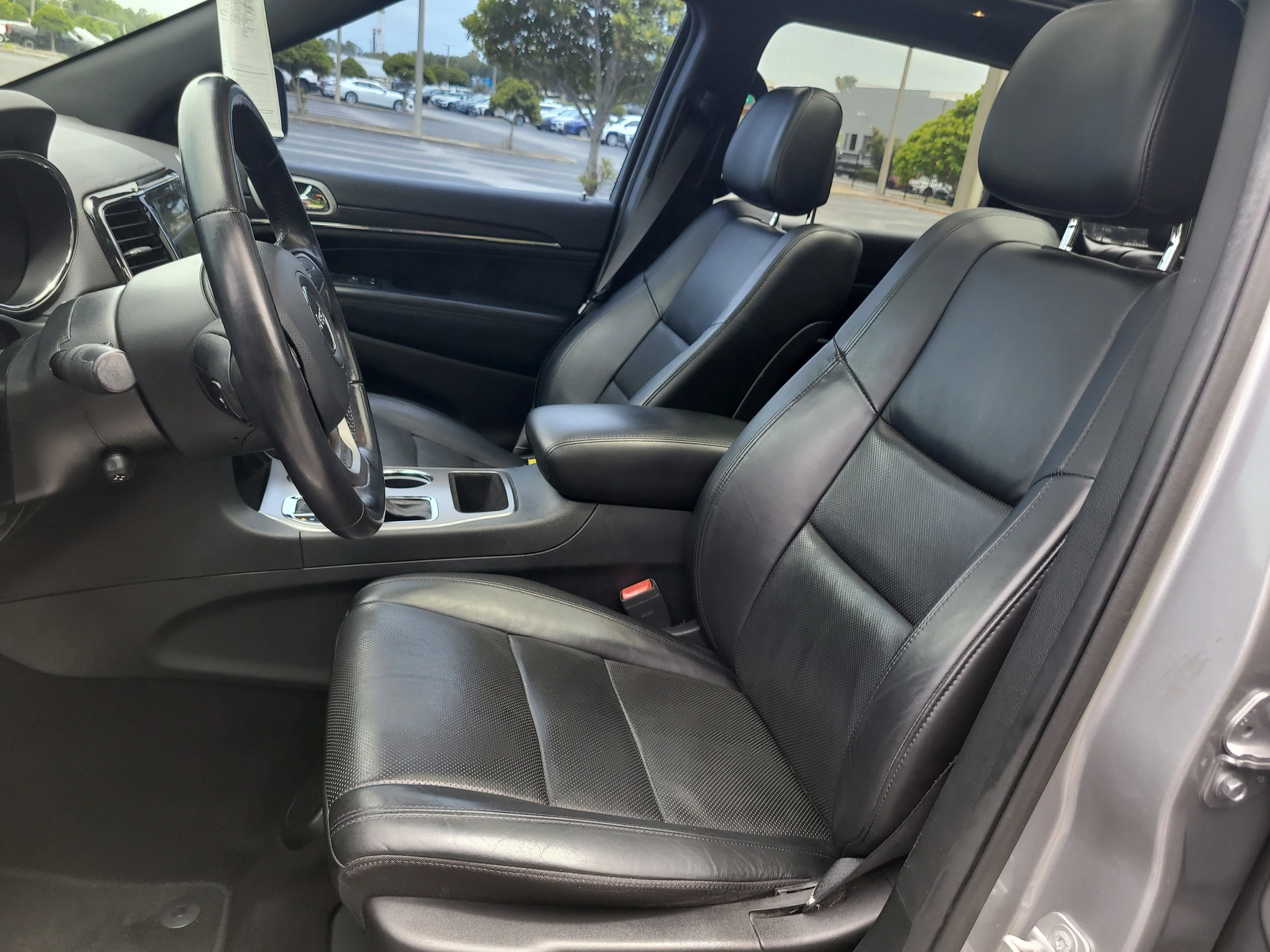 Used 2020 Billet Silver Metallic Clearcoat Jeep Limited image 20