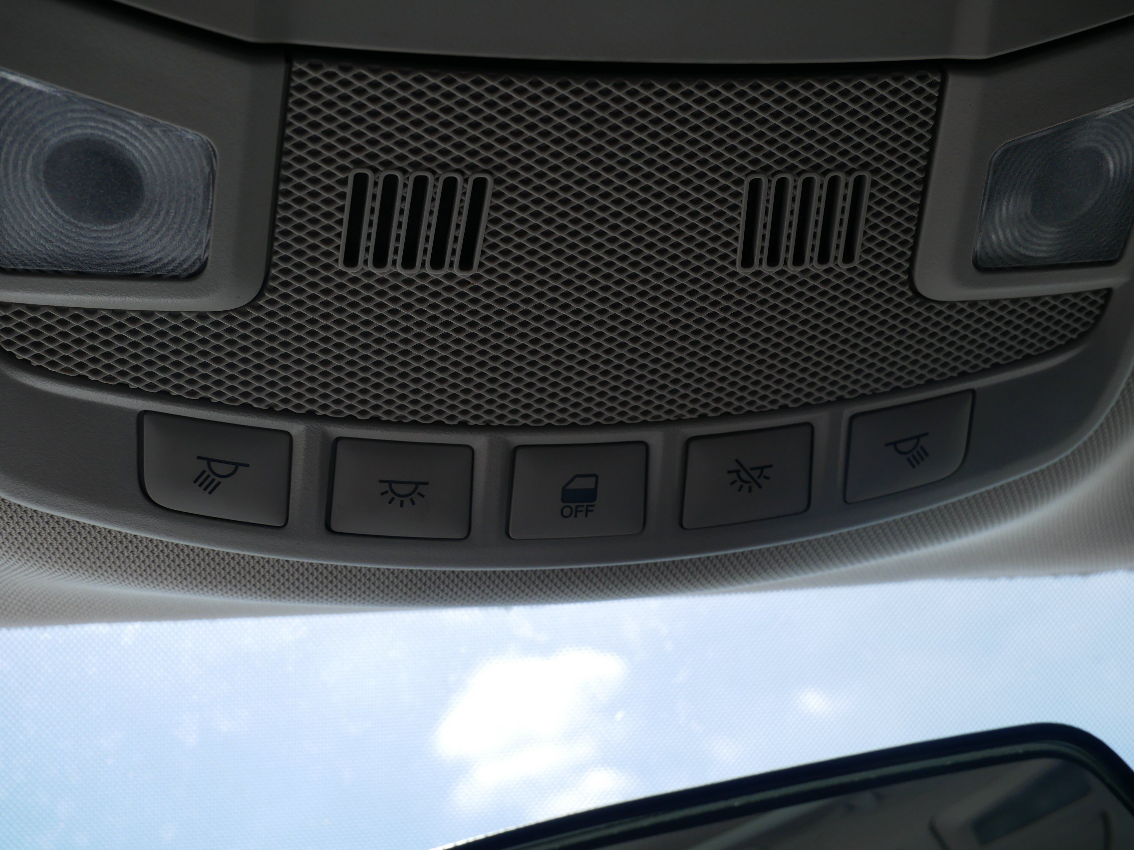 Used 2014 White Ford SE image 25