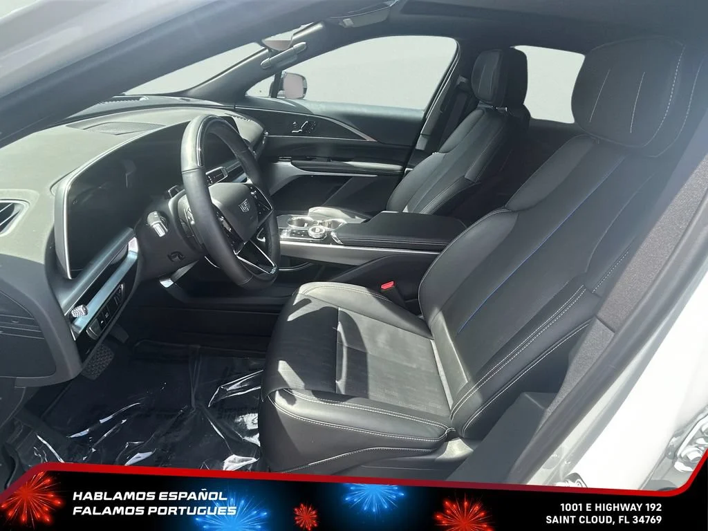 Used 2025 Crystal White Tricoat Cadillac Luxury 3 image 12