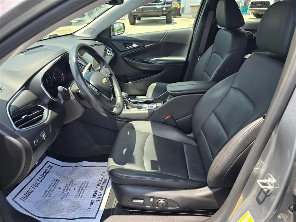 Used 2023 Gray Chevrolet LT image 9