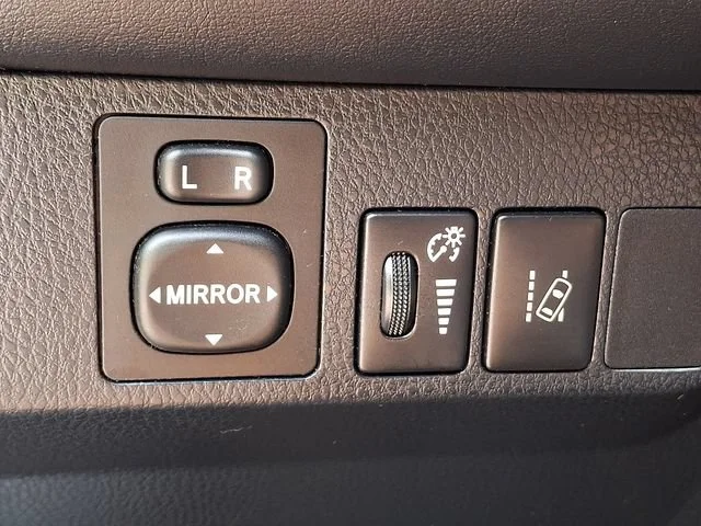 Used 2017 Blue Toyota XLE image 26