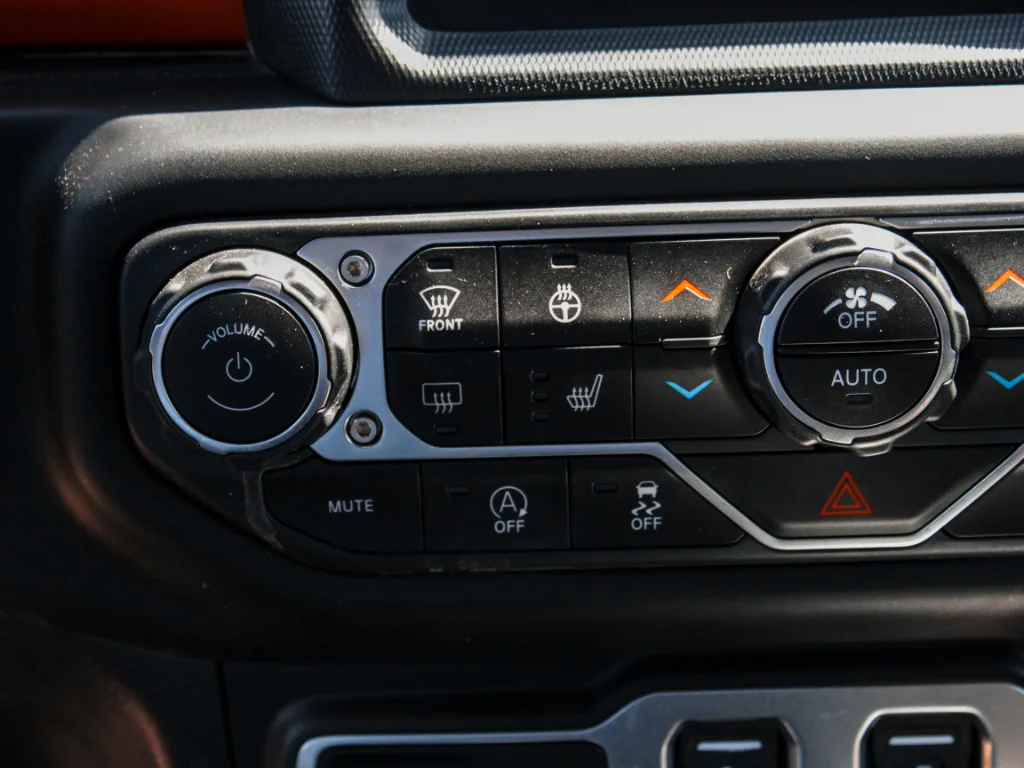 Used 2020 Sting-Gray Clearcoat Jeep Rubicon image 16