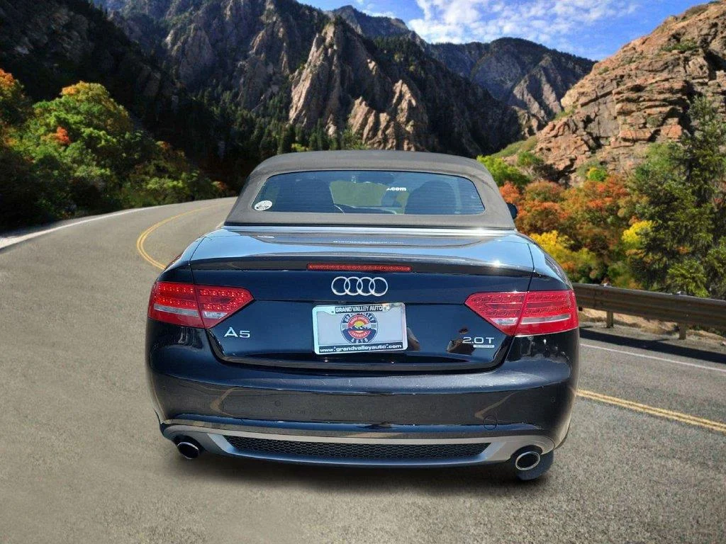 Used 2012 Phantom Black Pearl Effect/Black Roof Audi 2.0T Prestige image 4