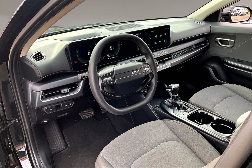 Used 2025 Black Kia LX image 13