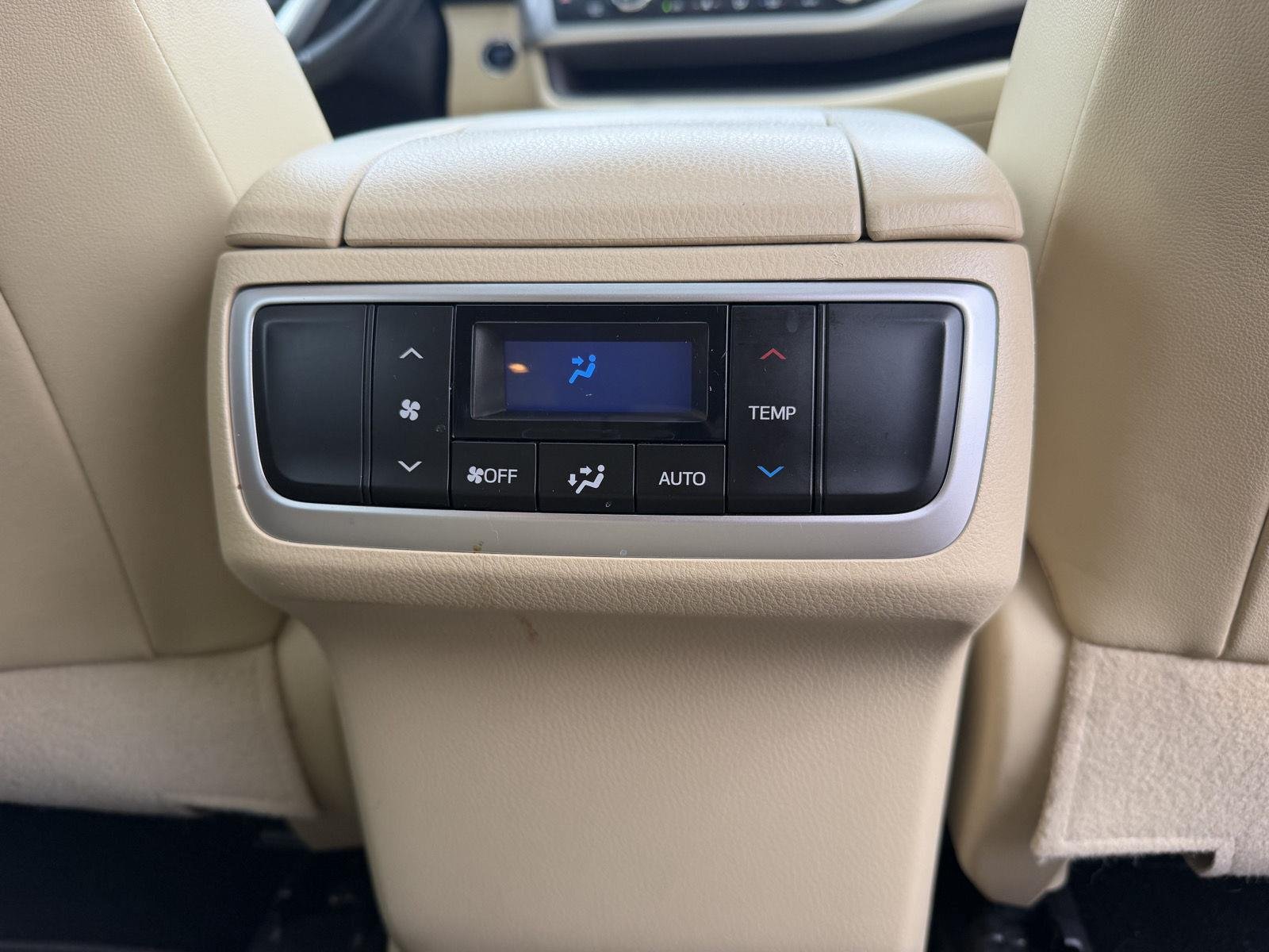 Used 2017 Blizzard Pearl Toyota XLE image 21