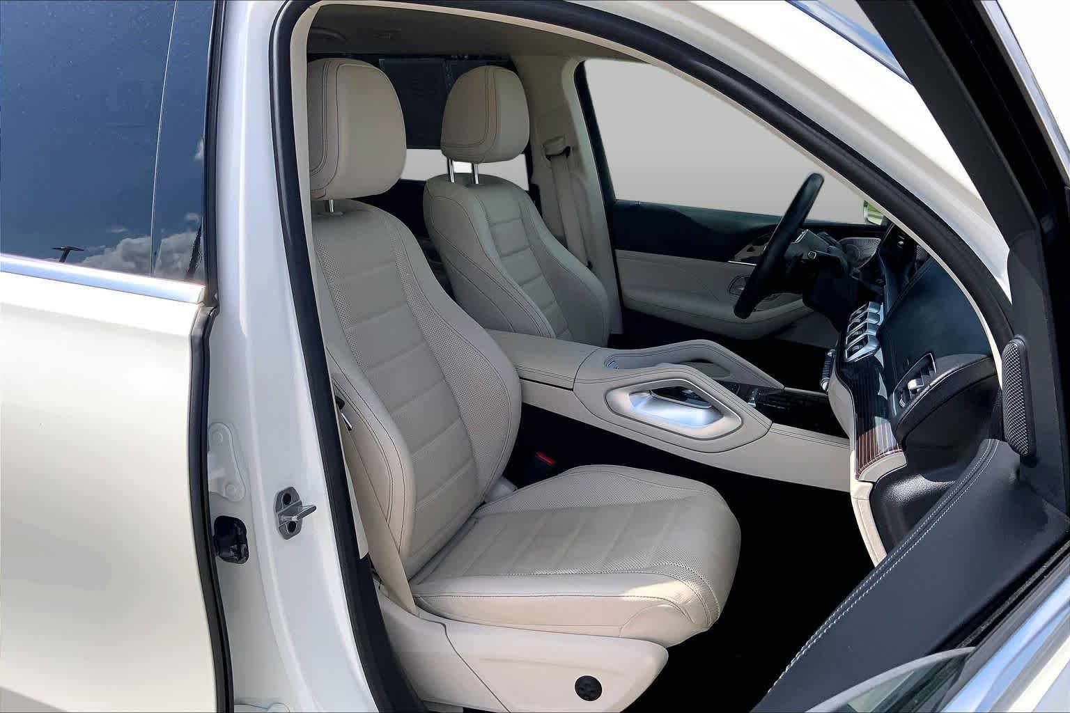Used 2022 MANUFAKTUR Diamond White Bright Mercedes-Benz GLS 450 image 9