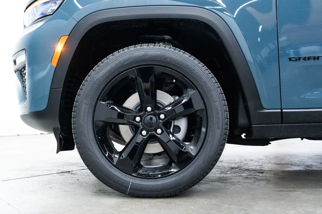 New 2026 Steel Blue Exterior Paint Jeep Limited image 7