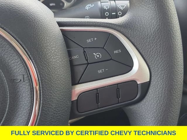 Used 2023 Gray Jeep Latitude image 28