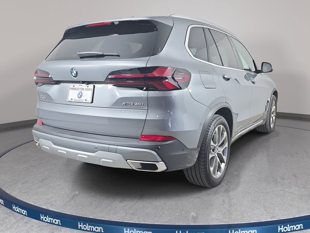 Used 2026 Skyscraper Grey Metallic BMW xDrive40i image 6