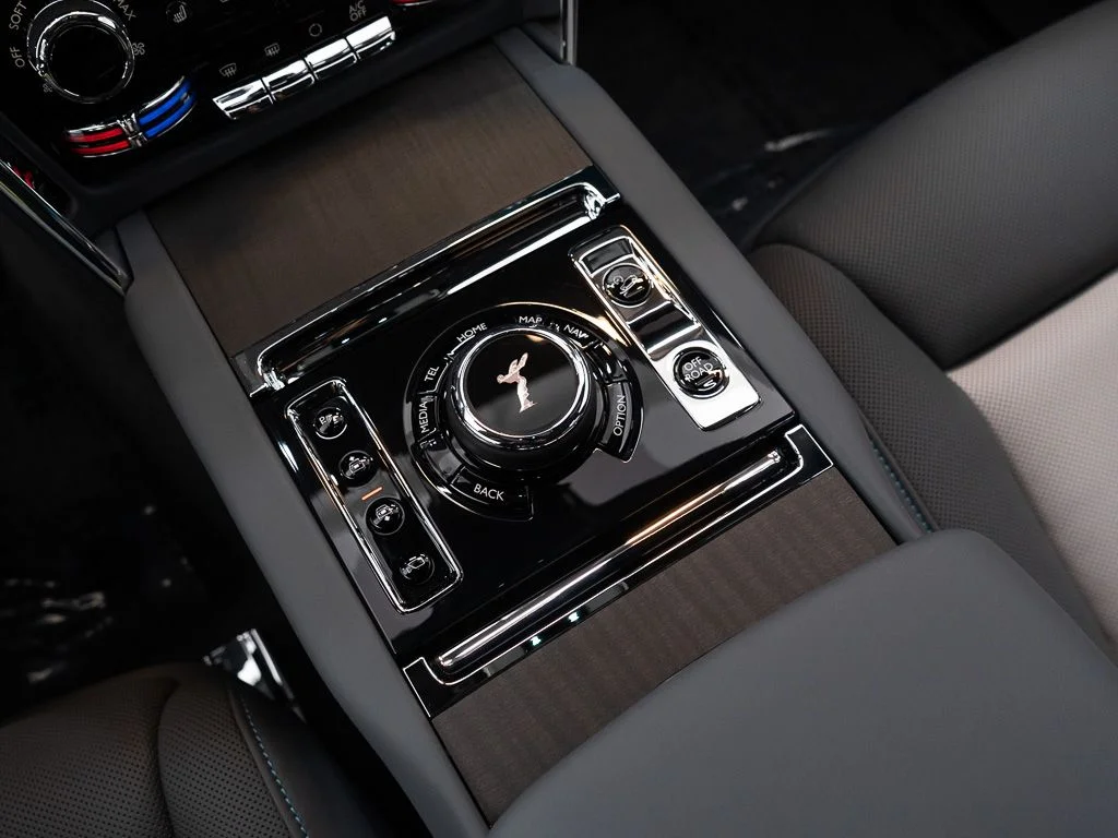 New 2027 Tempest Grey Rolls-Royce  image 40