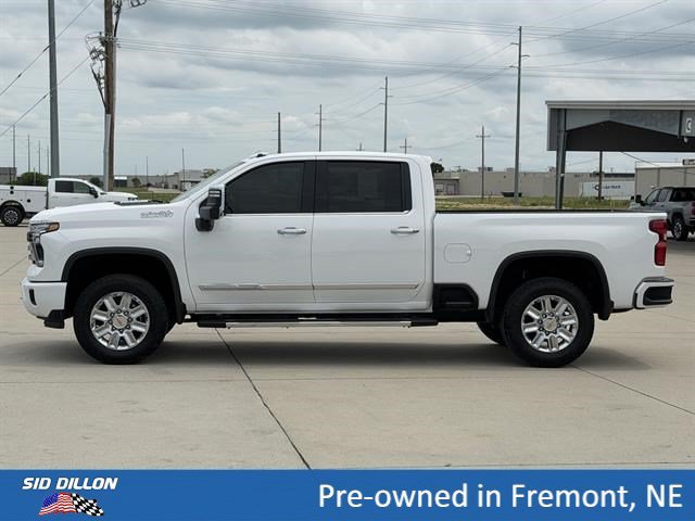 Used 2024 Summit White Chevrolet High Country image 8