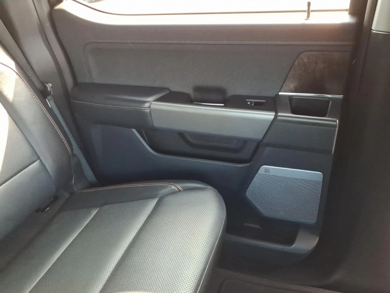 Used 2023 Agate Black Ford LARIAT image 21