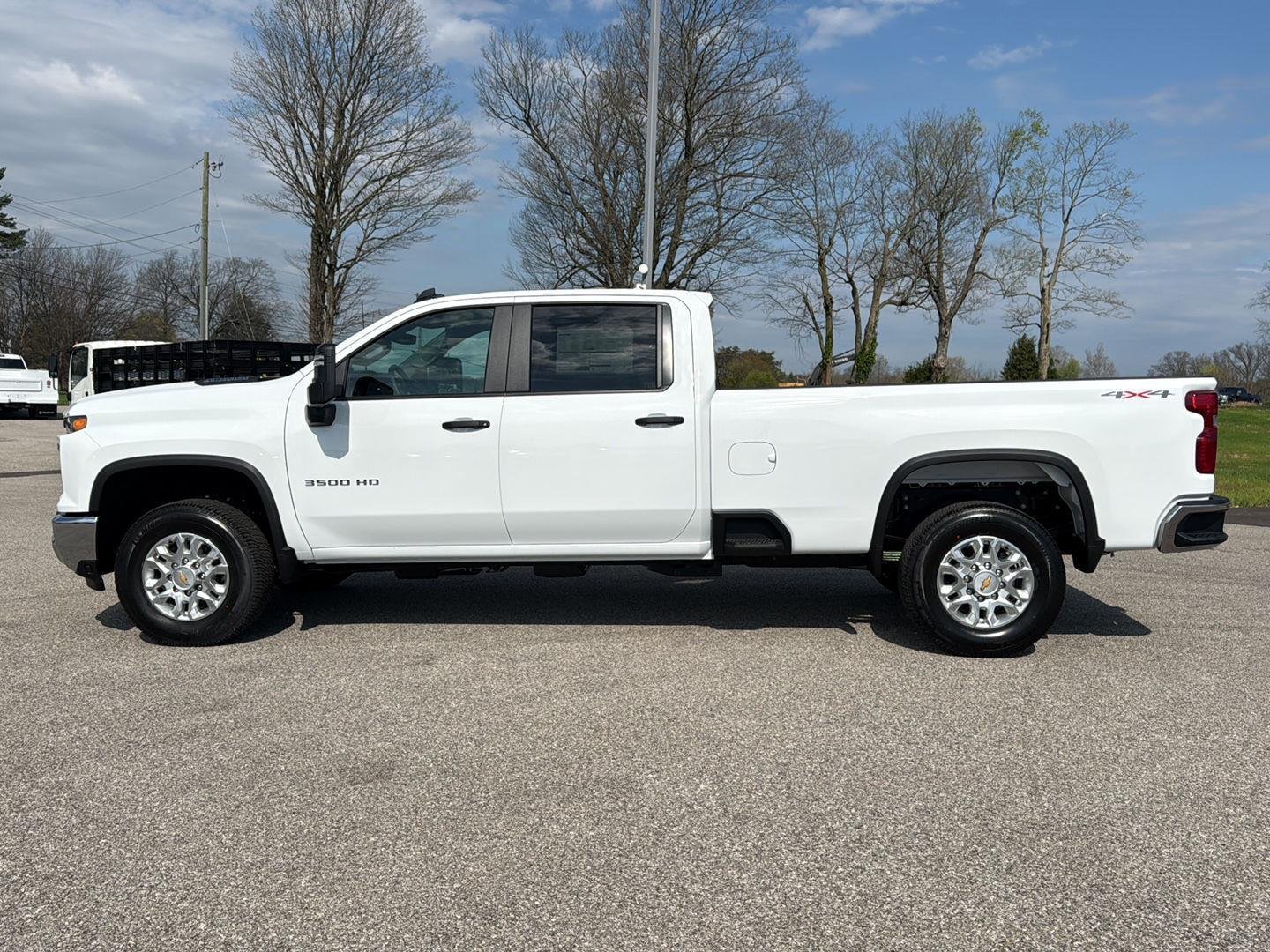 New 2026 Summit White Chevrolet WT image 8