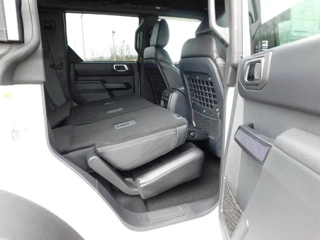 New 2026 Avalanche Gray Ford Badlands® image 66