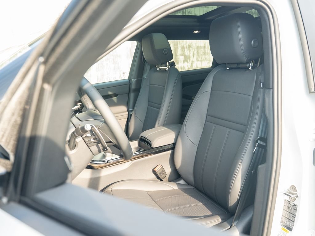 New 2026 White Land Rover S image 19