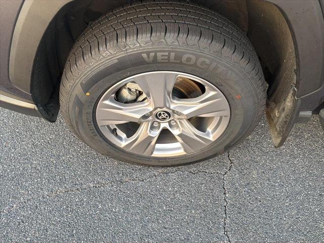 Certified Used 2024 MAGNETIC GRAY MET. Toyota  image 37