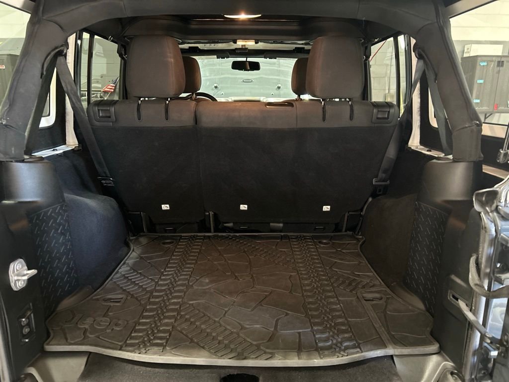 Used 2018 Gray Jeep Unlimited Sport image 22