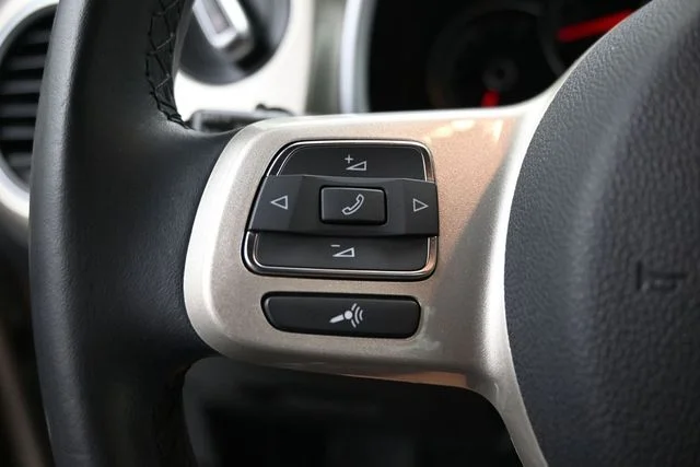 Used 2013 Silver Volkswagen 2.5L image 15