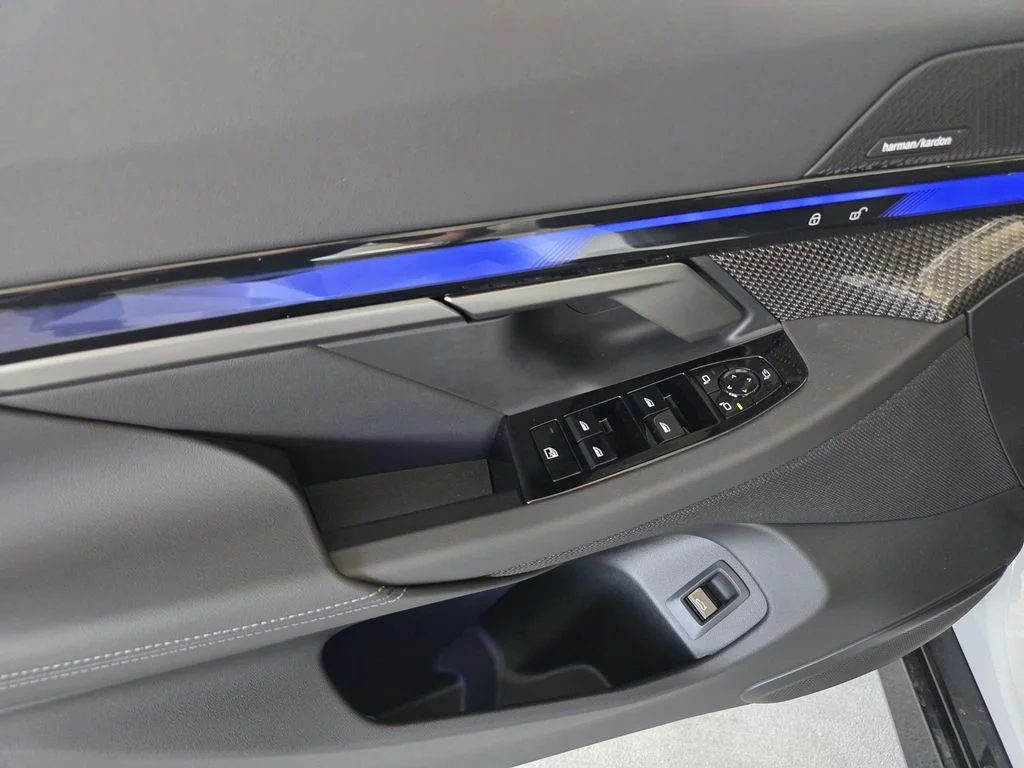 New 2026 Alpine White BMW eDrive40 image 18