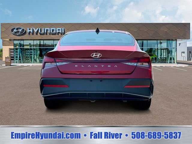 2025 Hyundai Elantra SE - Photo 6