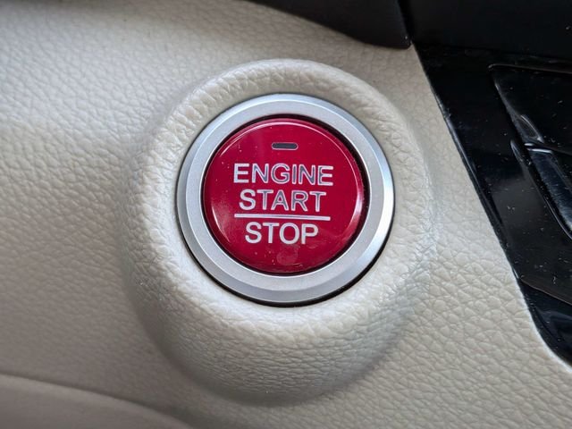 Used 2017 White Honda EX-L image 28
