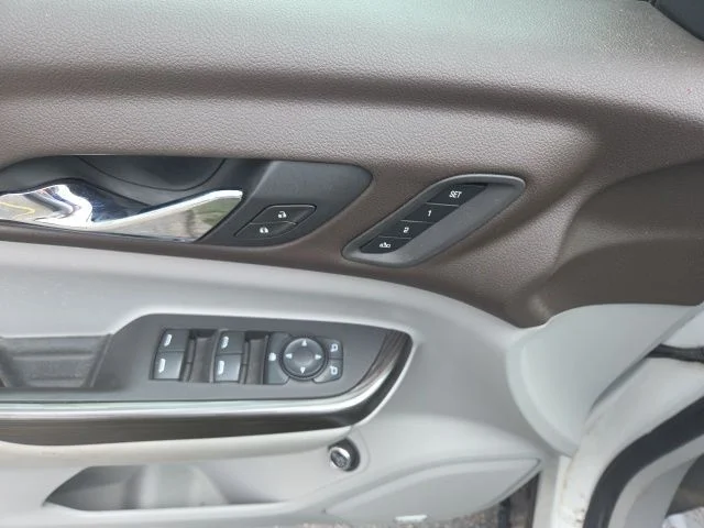 Used 2019 White GMC SLT-2 image 11