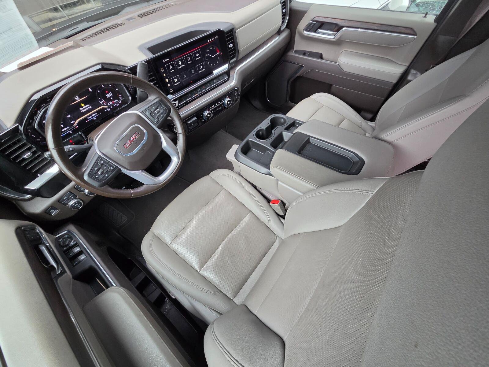 Used 2025 Onyx Black GMC SLT image 10