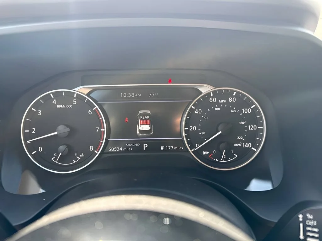 Used 2023  Nissan SV image 22